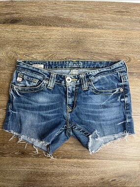 Big Star Sweet Cutoff Denim Shorts Women’s Size 27 Medium Wash Raw Hem